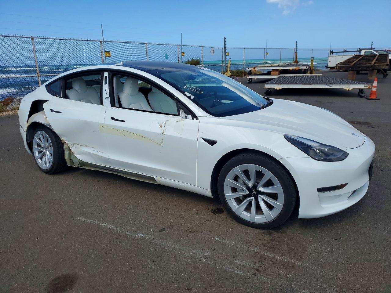 2023 Tesla Model 3 - Фото 4