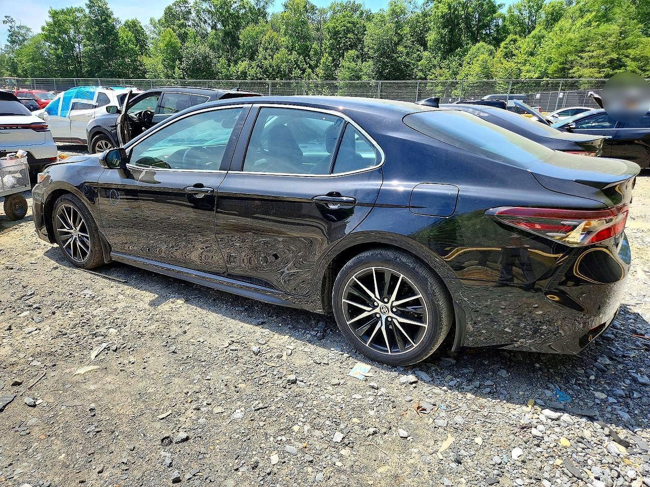 2023 Toyota Camry Se - Image 2
