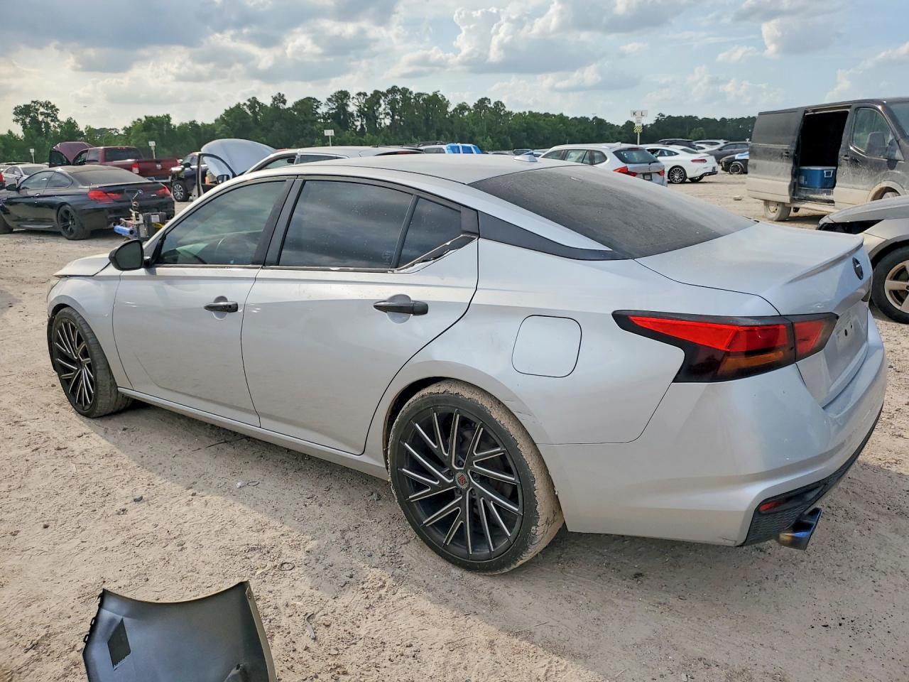 2019 Nissan Altima S - Фото 2