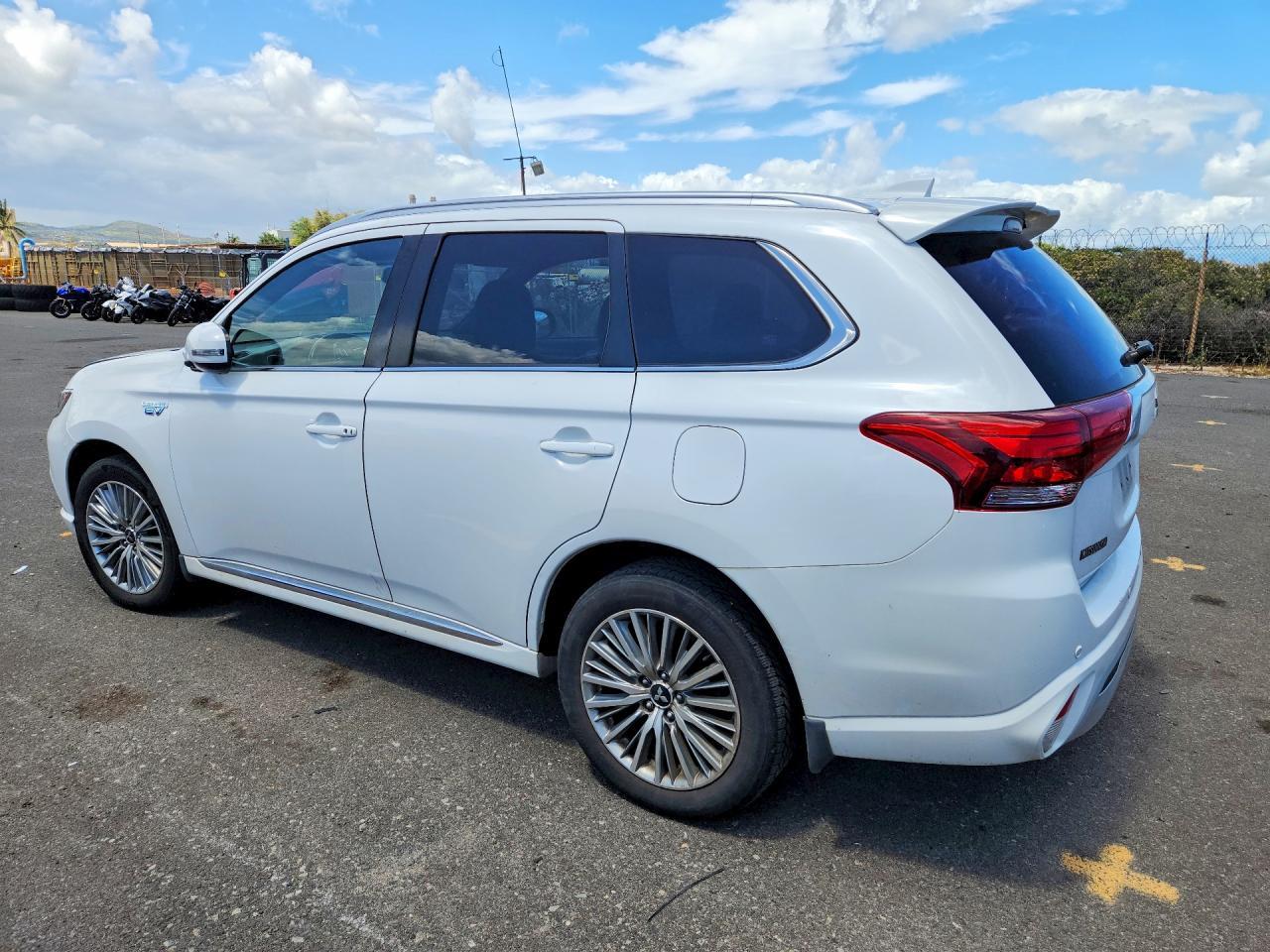 2019 Mitsubishi Outlander Sel - Image 2