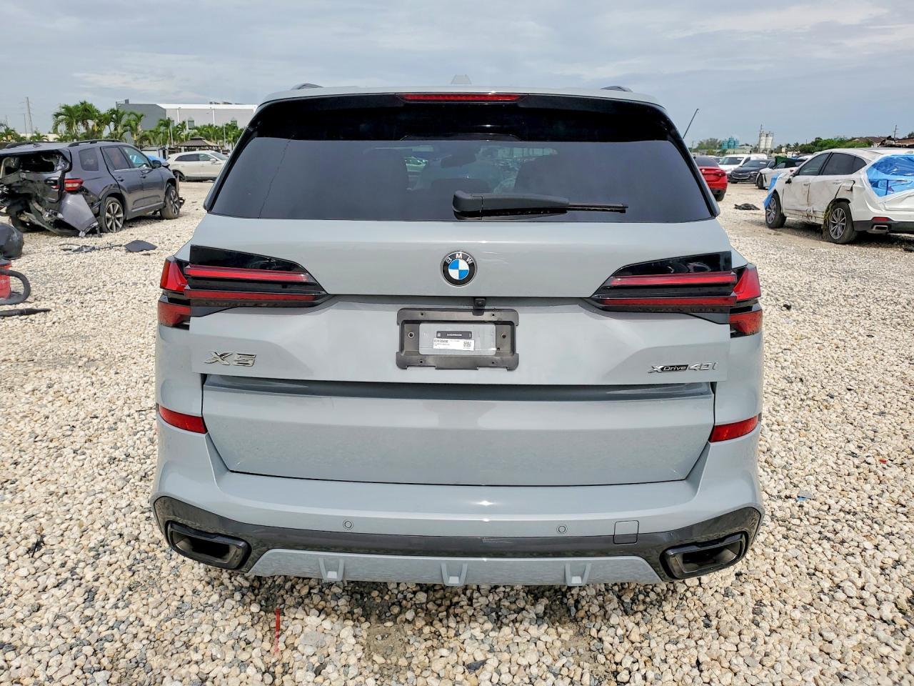 2025 BMW X5 xDrive40I - Image 6