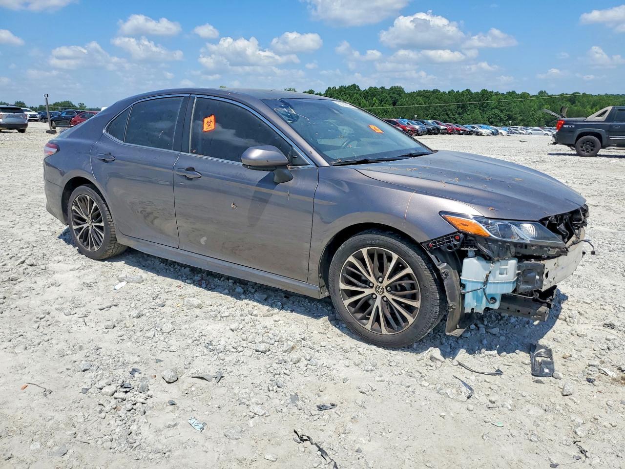 2020 Toyota Camry Se - Фото 4