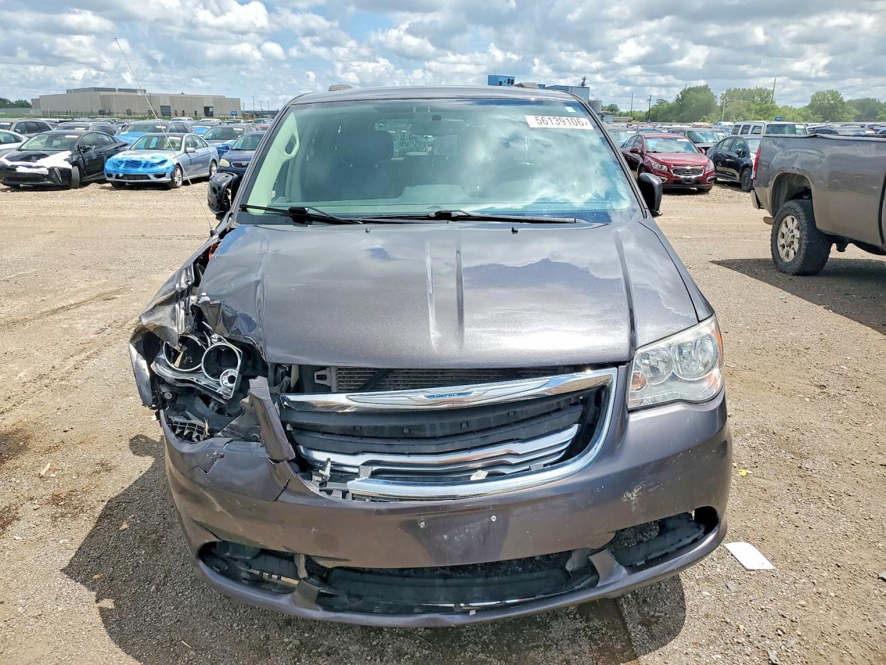 2015 Chrysler Town & Country Touring - Фото 5