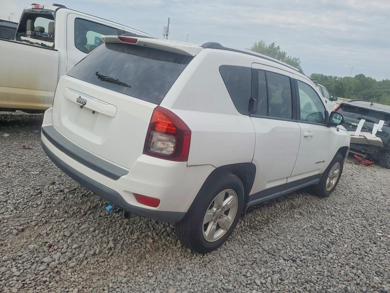 2015 Jeep Compass Sport - Фото 3