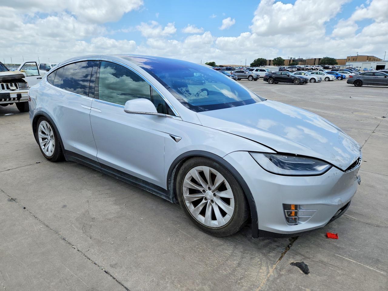 2018 Tesla Model X - Фото 4