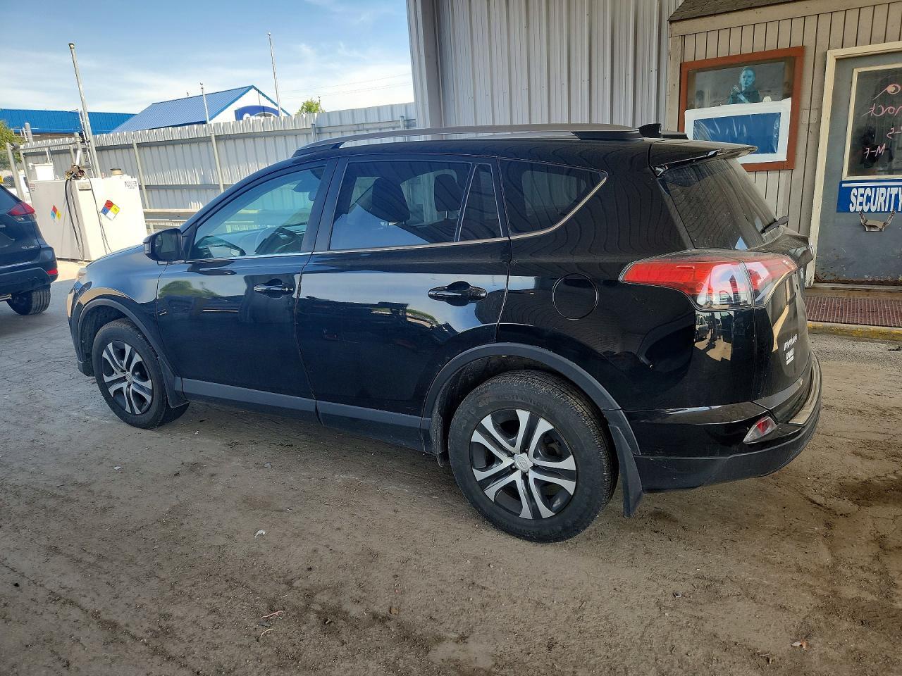 2018 Toyota Rav4 Le - Фото 2
