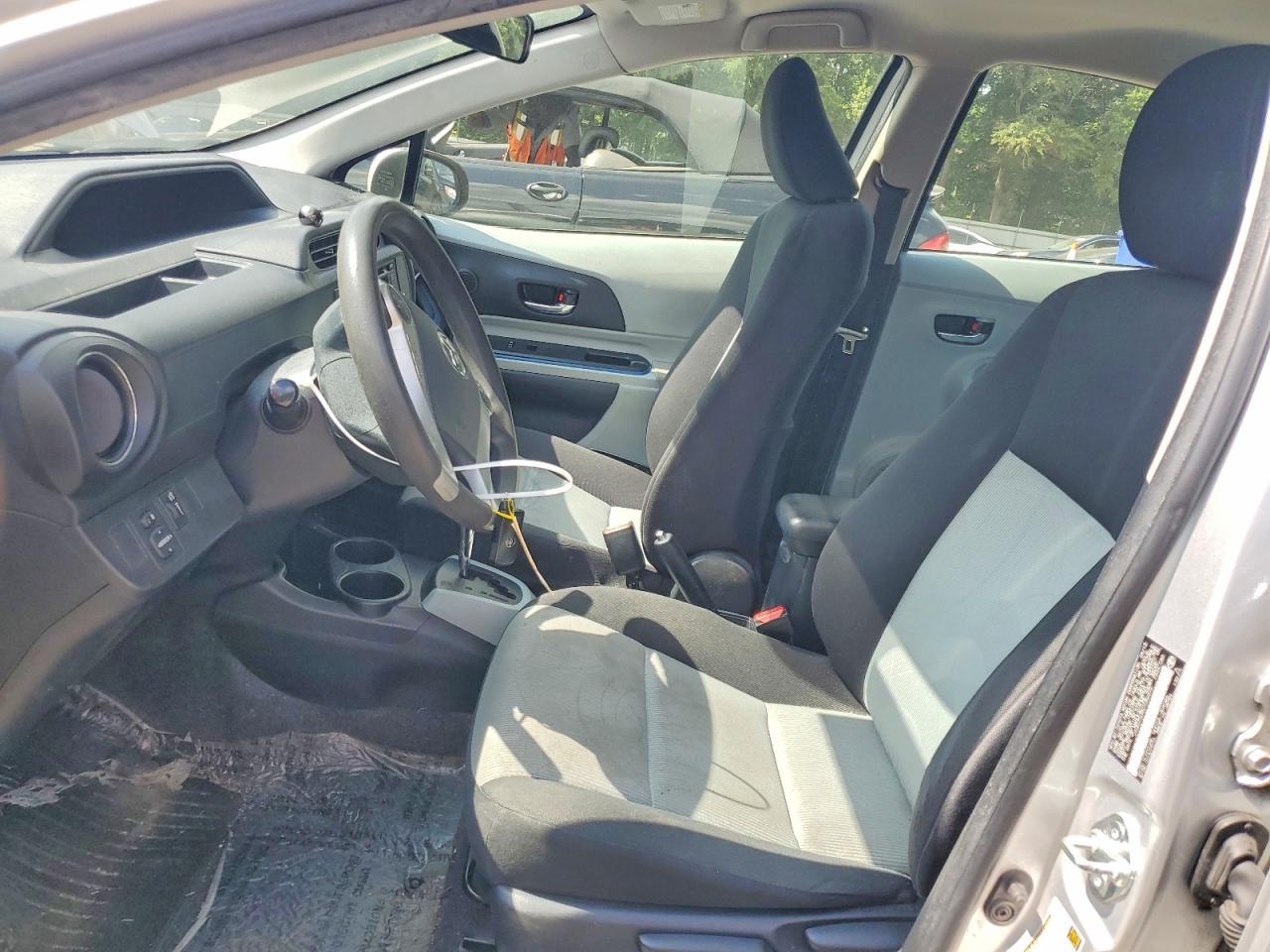 2013 Toyota Prius C Three - Фото 7