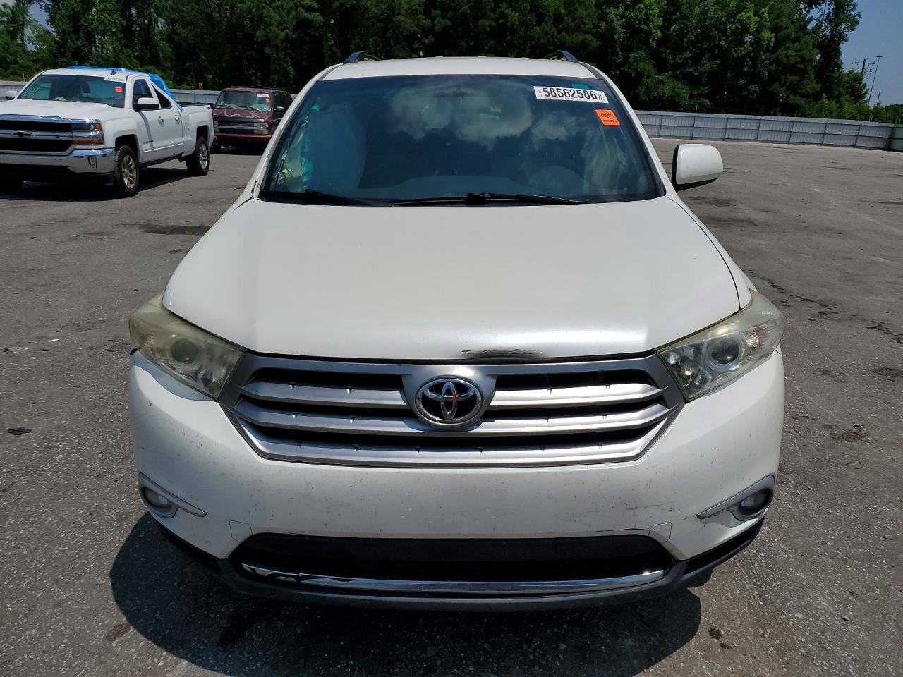 2013 Toyota Highlander Plus - Фото 5