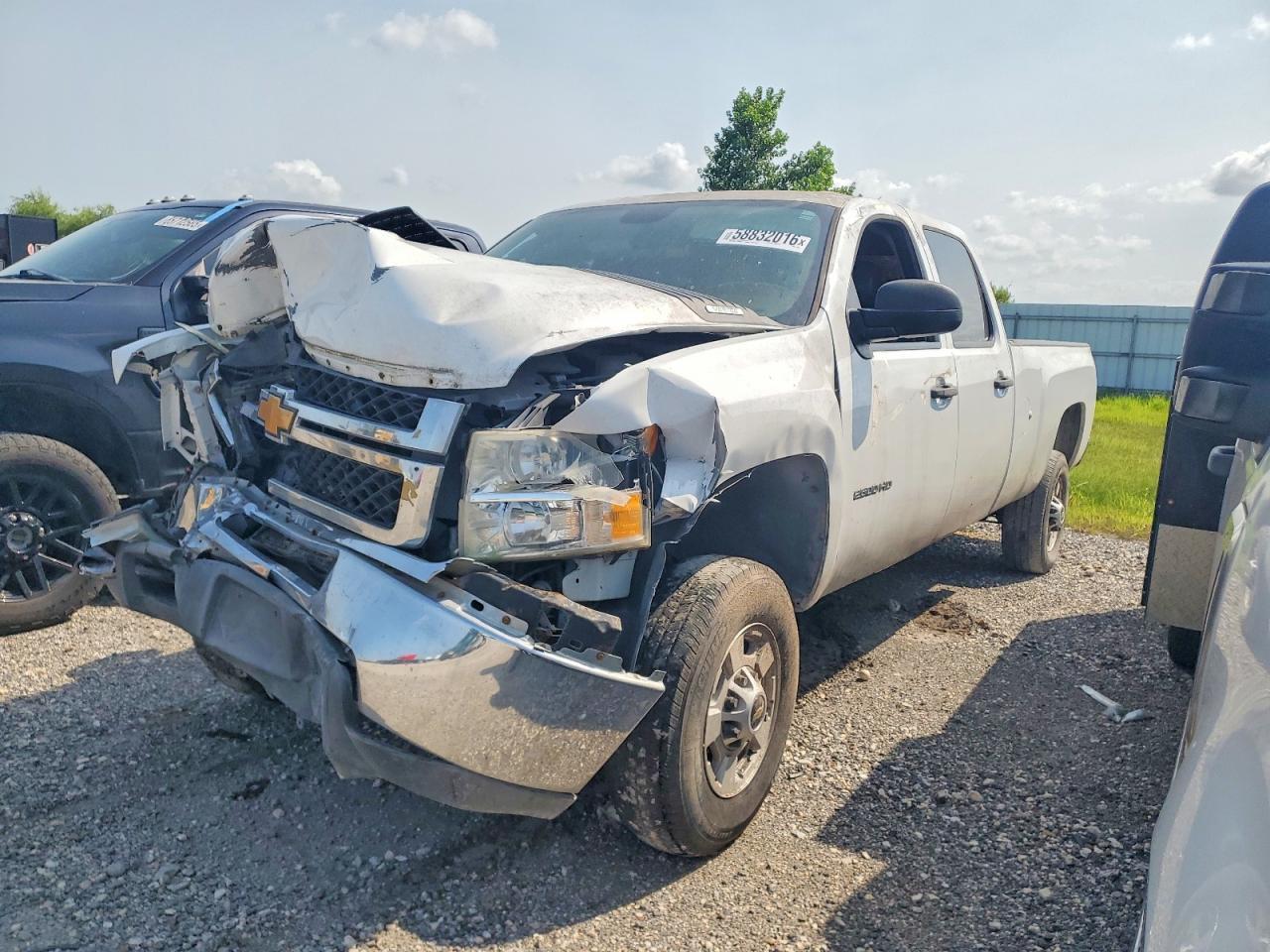 2013 Chevrolet Silverado C2500 Heavy Duty - Фото 2