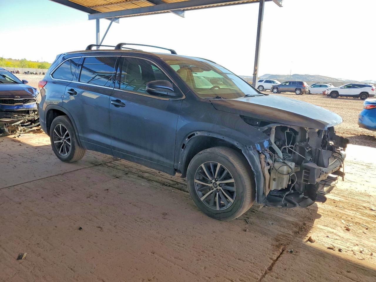 2017 Toyota Highlander Xle - Фото 4