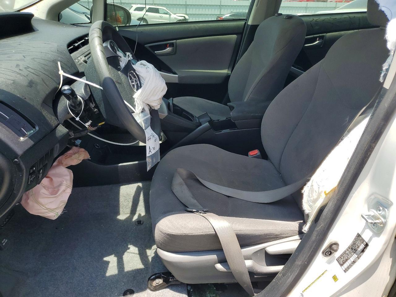 2014 Toyota Prius Two - Фото 7