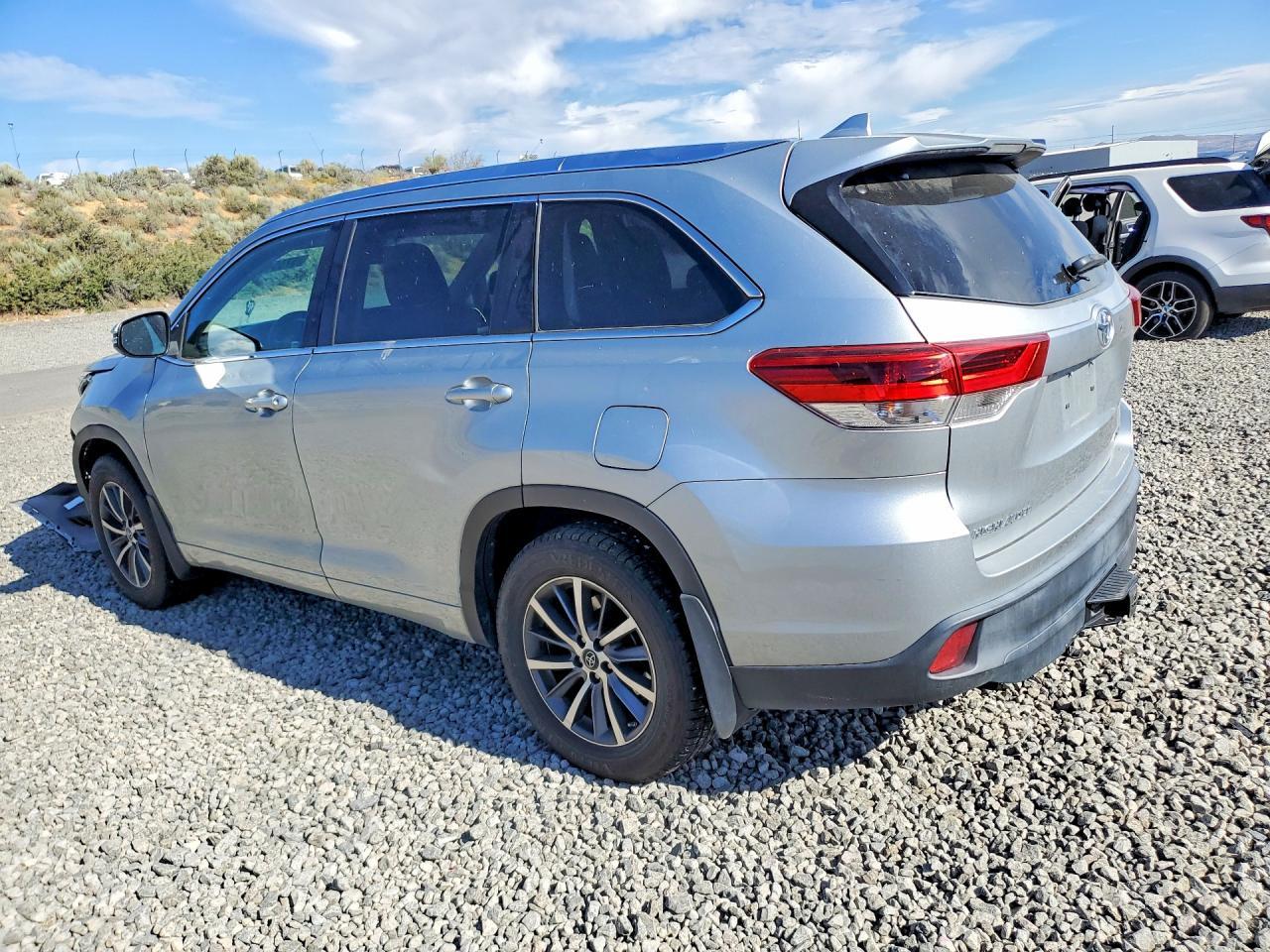 2018 Toyota Highlander Xle - Фото 2