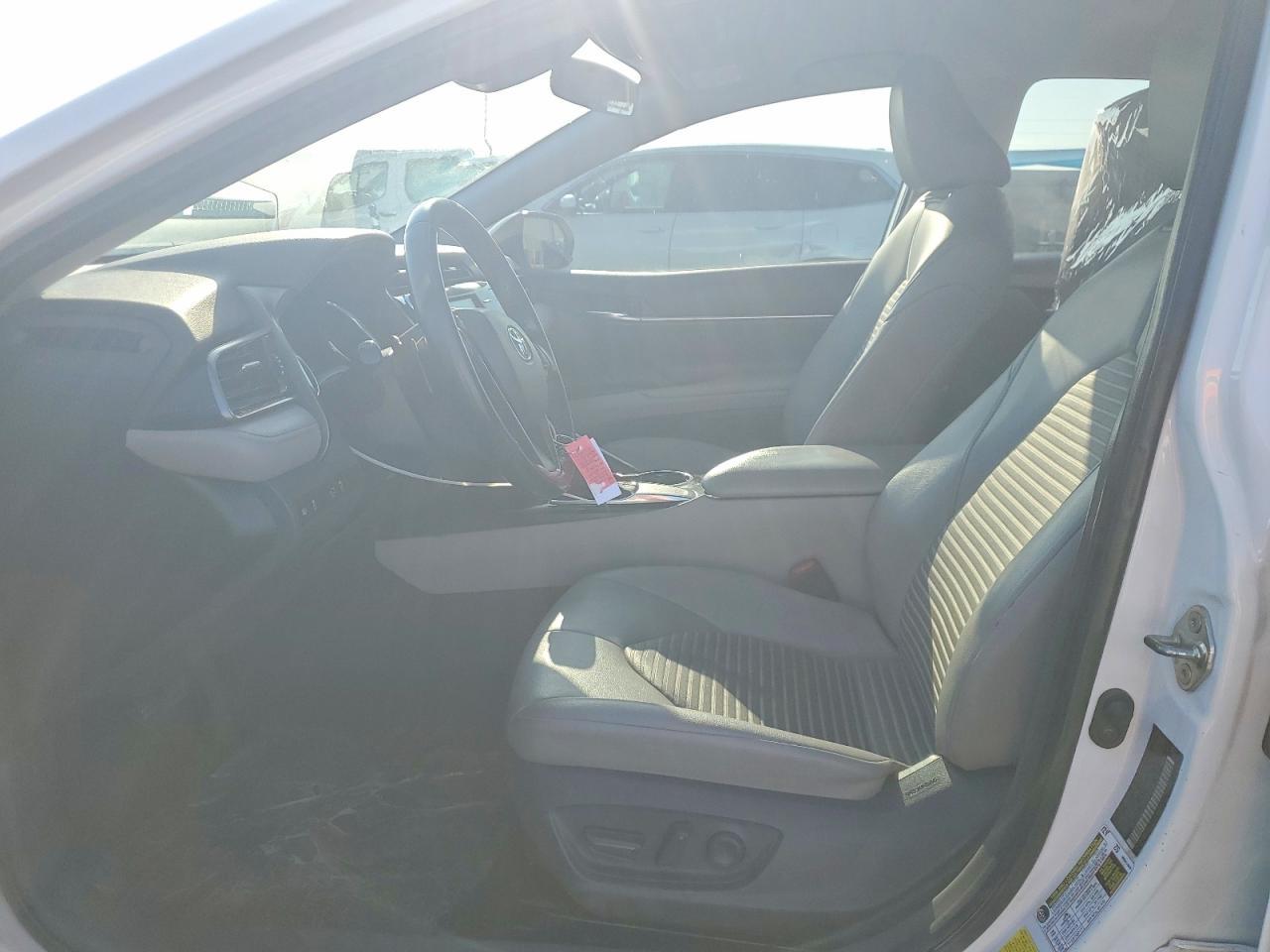 2020 Toyota Camry Se - Image 7
