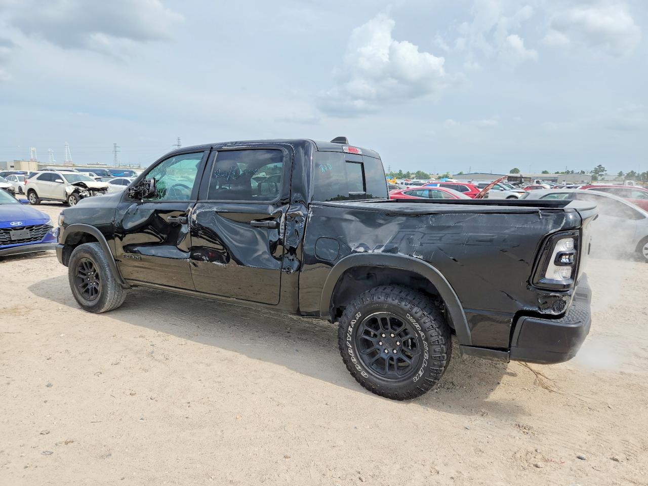 2025 Ram 1500 Rebel - Фото 2