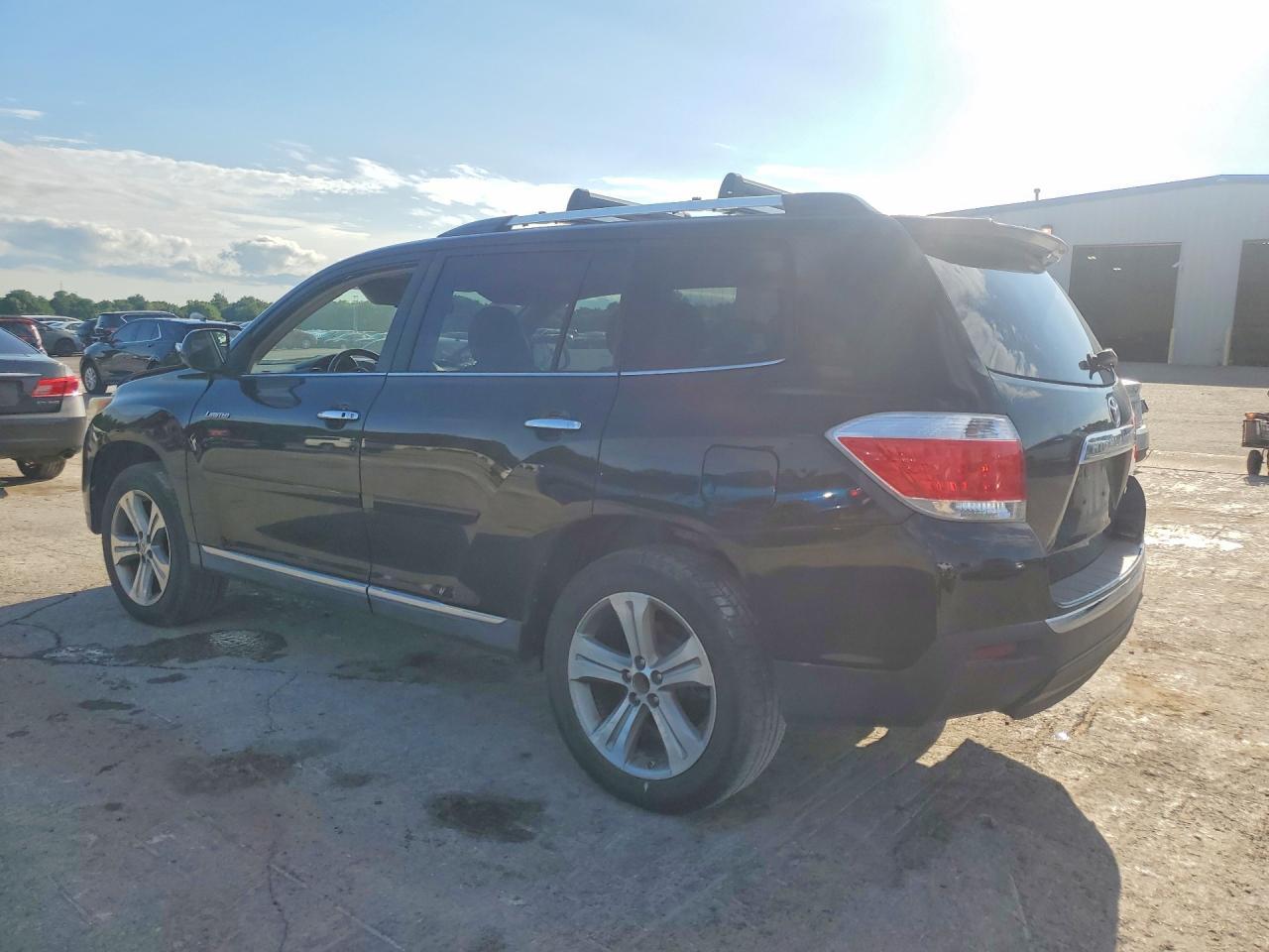 2012 Toyota Highlander Limited - Image 2