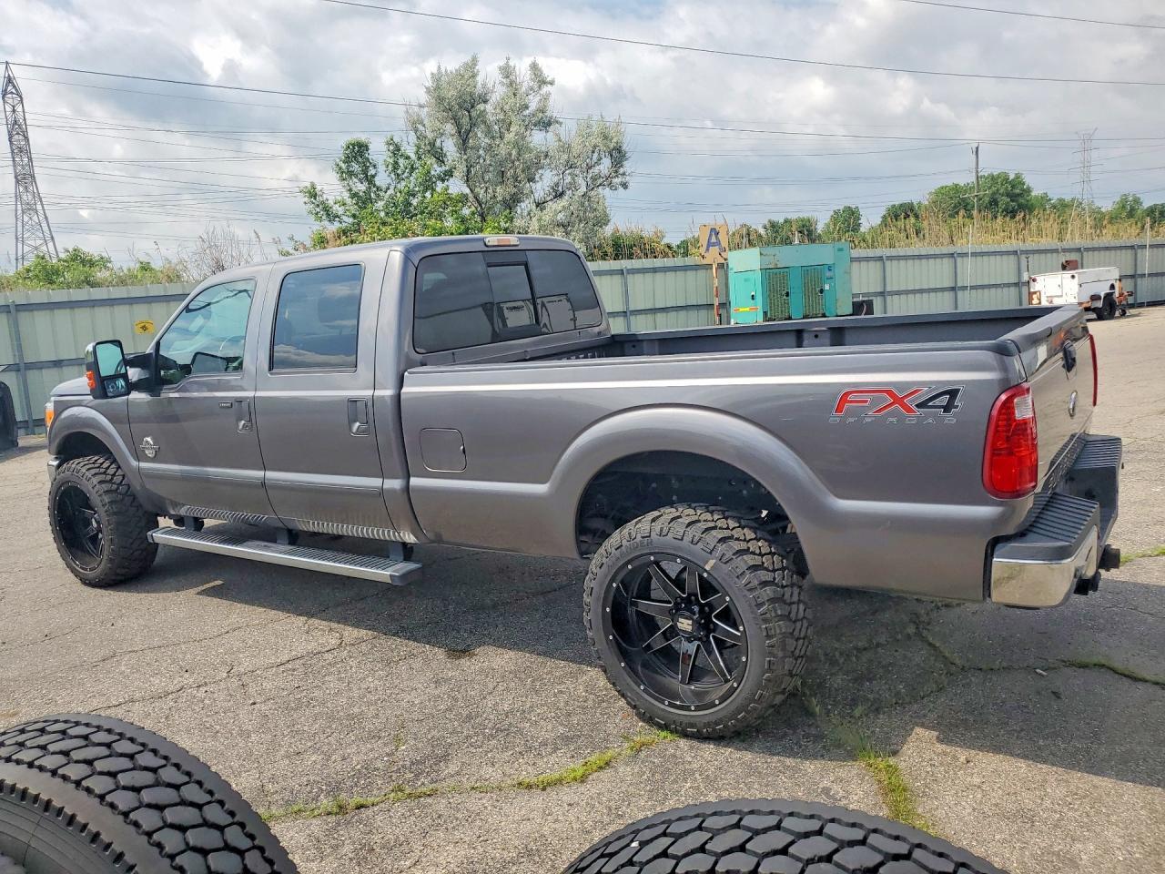 2012 Ford F350 Super Duty - Фото 2