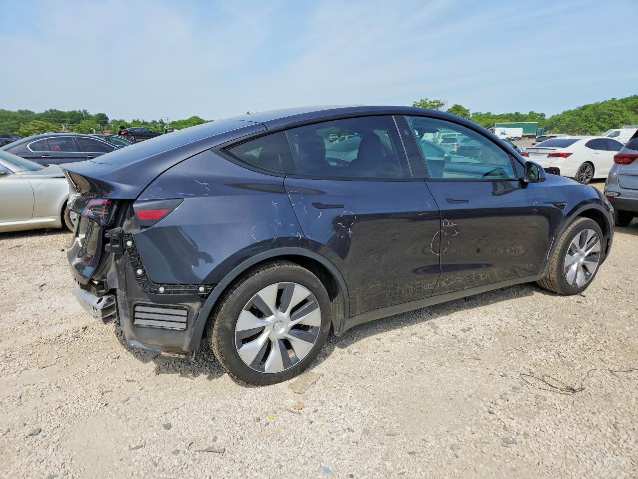 2024 Tesla Model Y - Фото 3