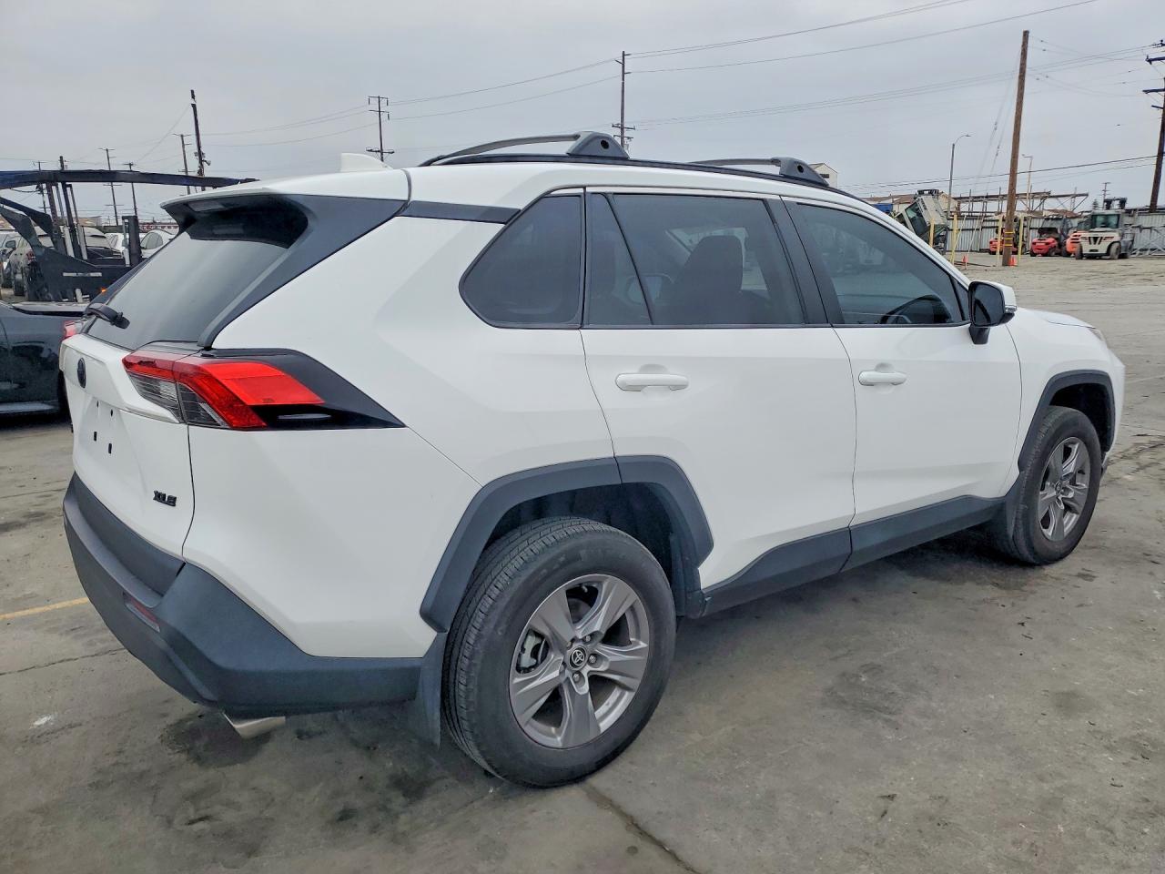 2024 Toyota Rav4 Xle - Image 3