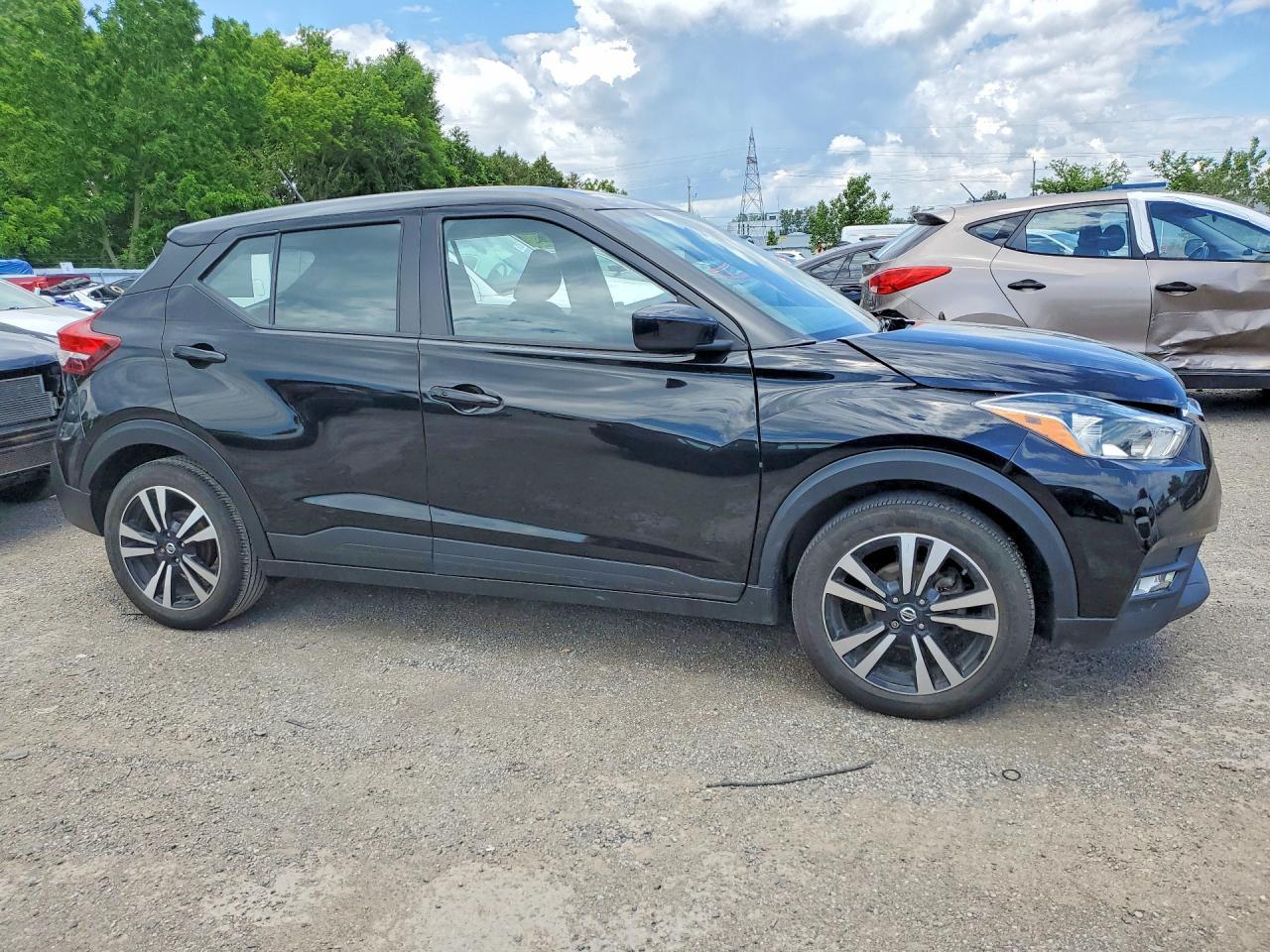 2019 Nissan Kicks S - Image 4