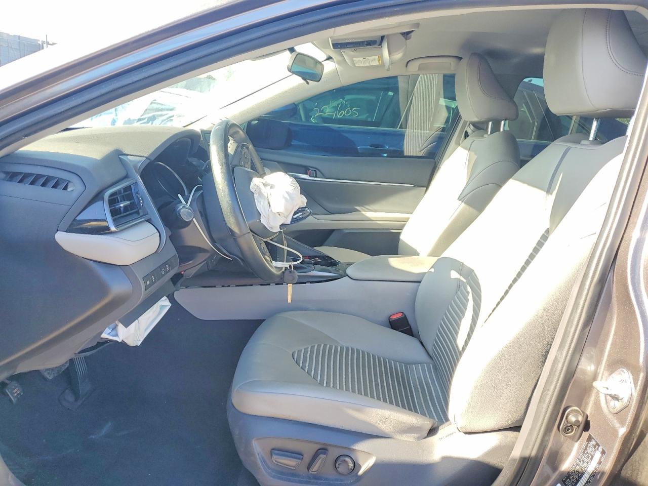 2021 Toyota Camry Se - Image 7