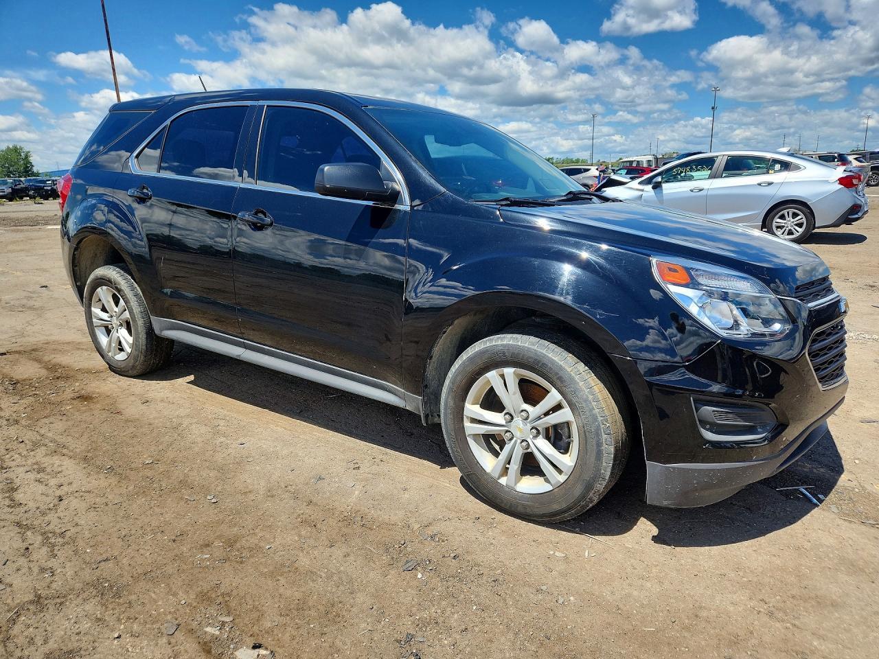 2017 Chevrolet Equinox Ls - Image 4