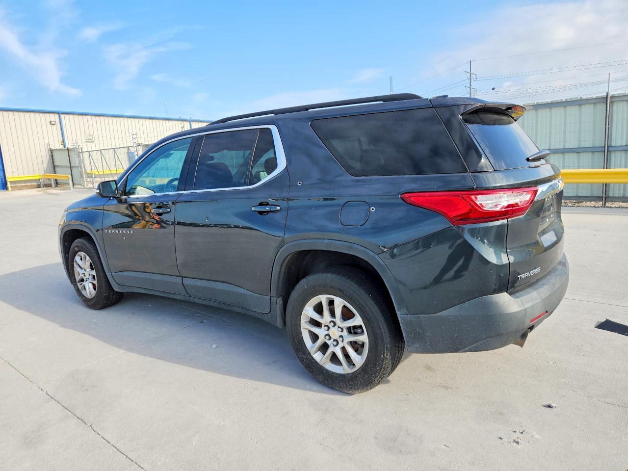 2021 Chevrolet Traverse - Фото 2