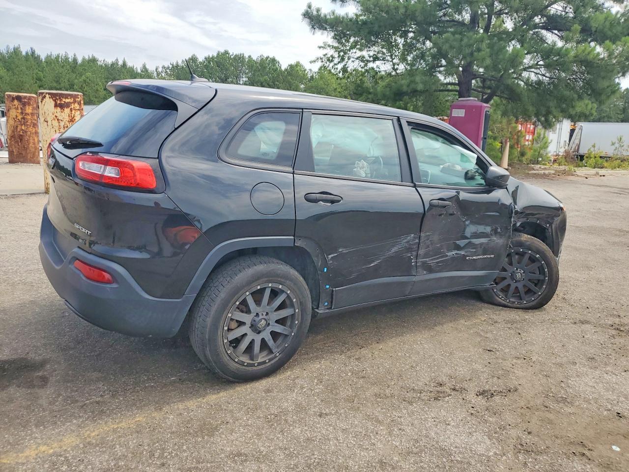 2016 Jeep Cherokee Sport - Фото 5