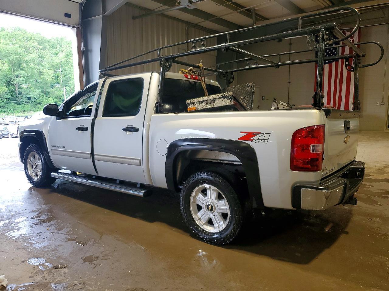 2011 Chevrolet Silverado K1500 Lt - Image 2