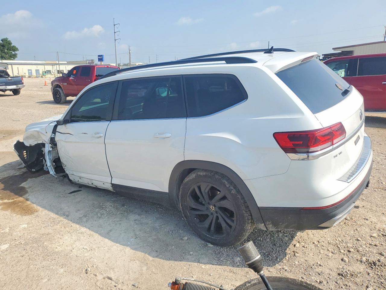 2023 Volkswagen Atlas Se - Image 2