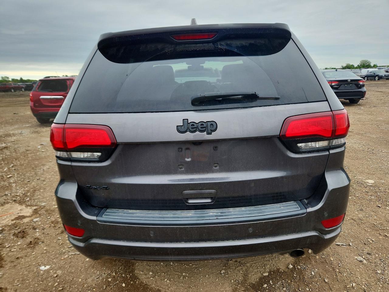 2019 Jeep Grand Cherokee Laredo - Image 6