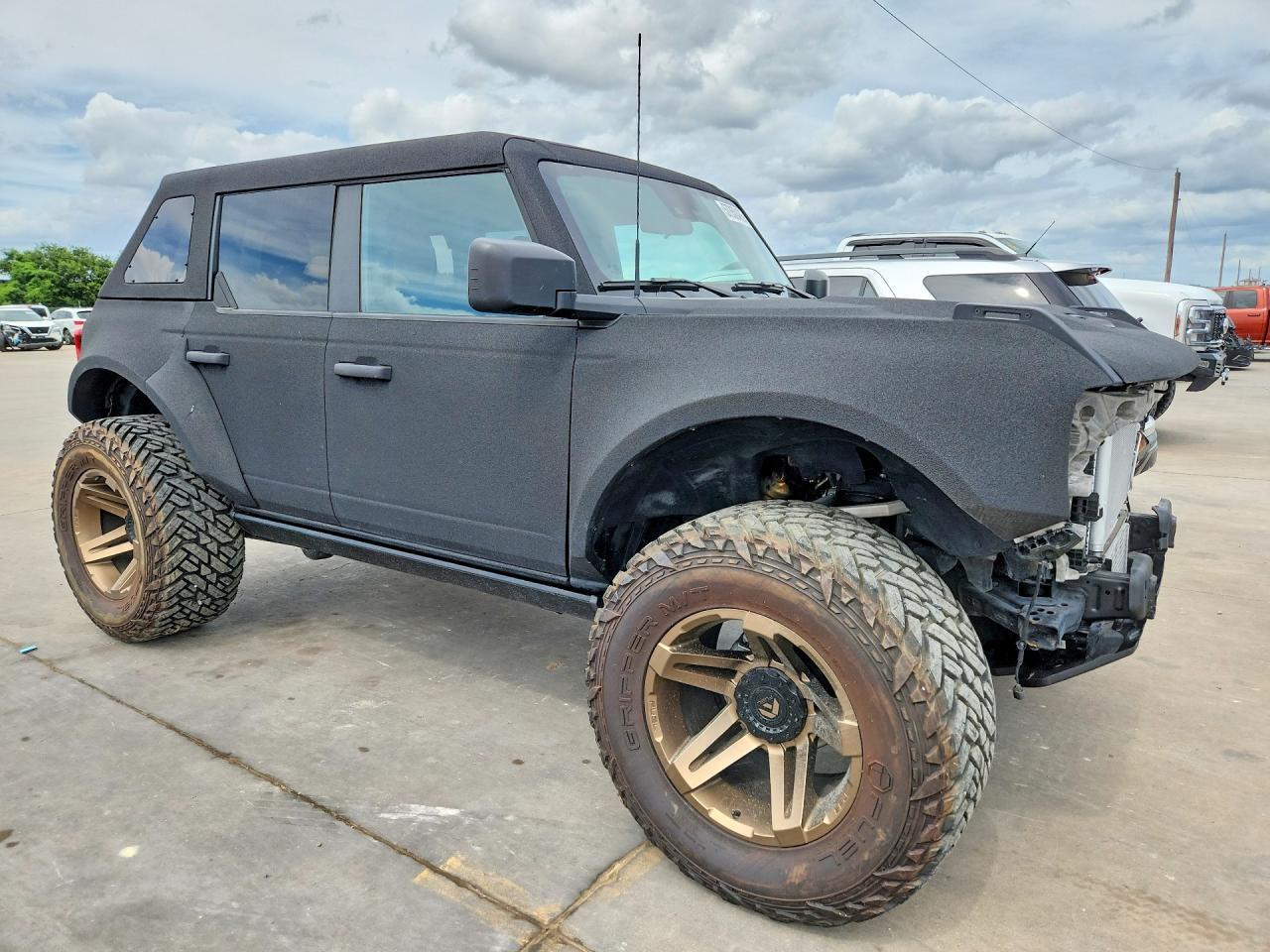 2023 Ford Bronco Base - Image 4