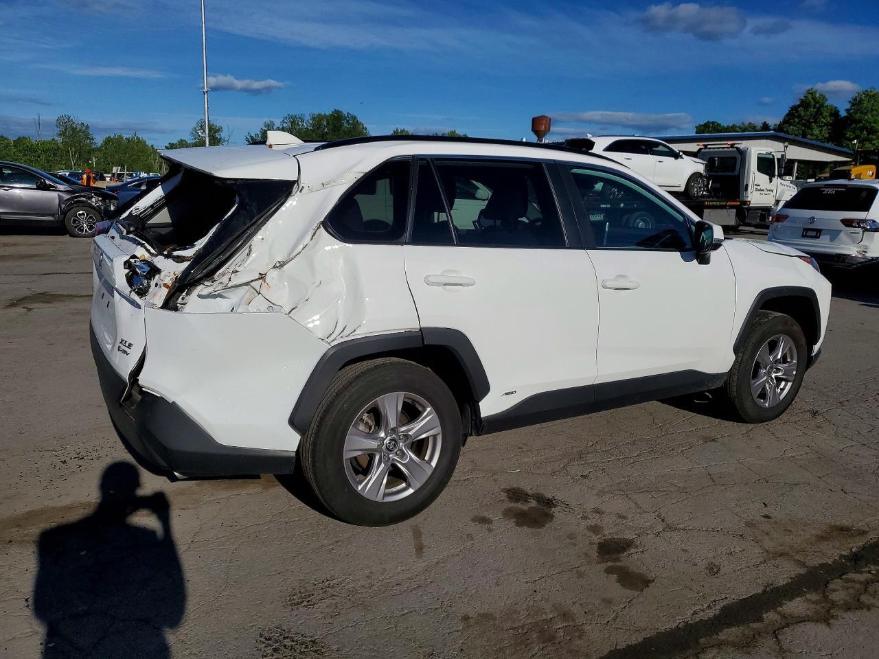 2025 Toyota Rav4 Hybrid Xle - Image 3
