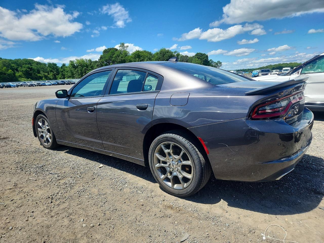 2017 Dodge Charger Sxt - Фото 2
