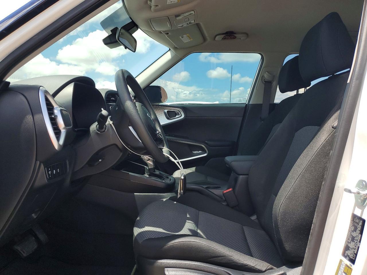 2025 Kia Soul Lx - Image 7