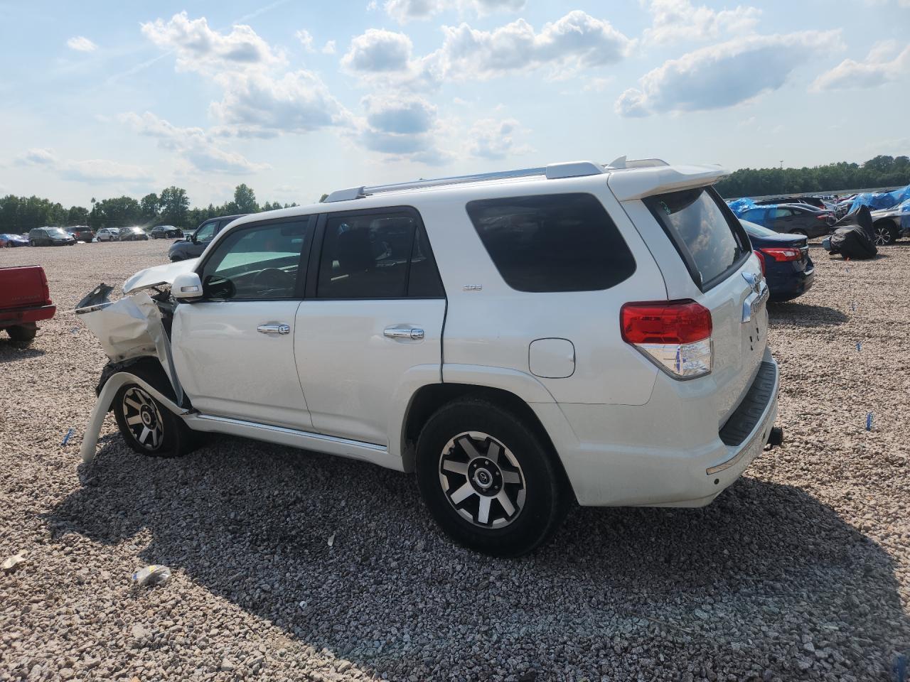 2011 Toyota 4Runner Sr5 - Фото 2