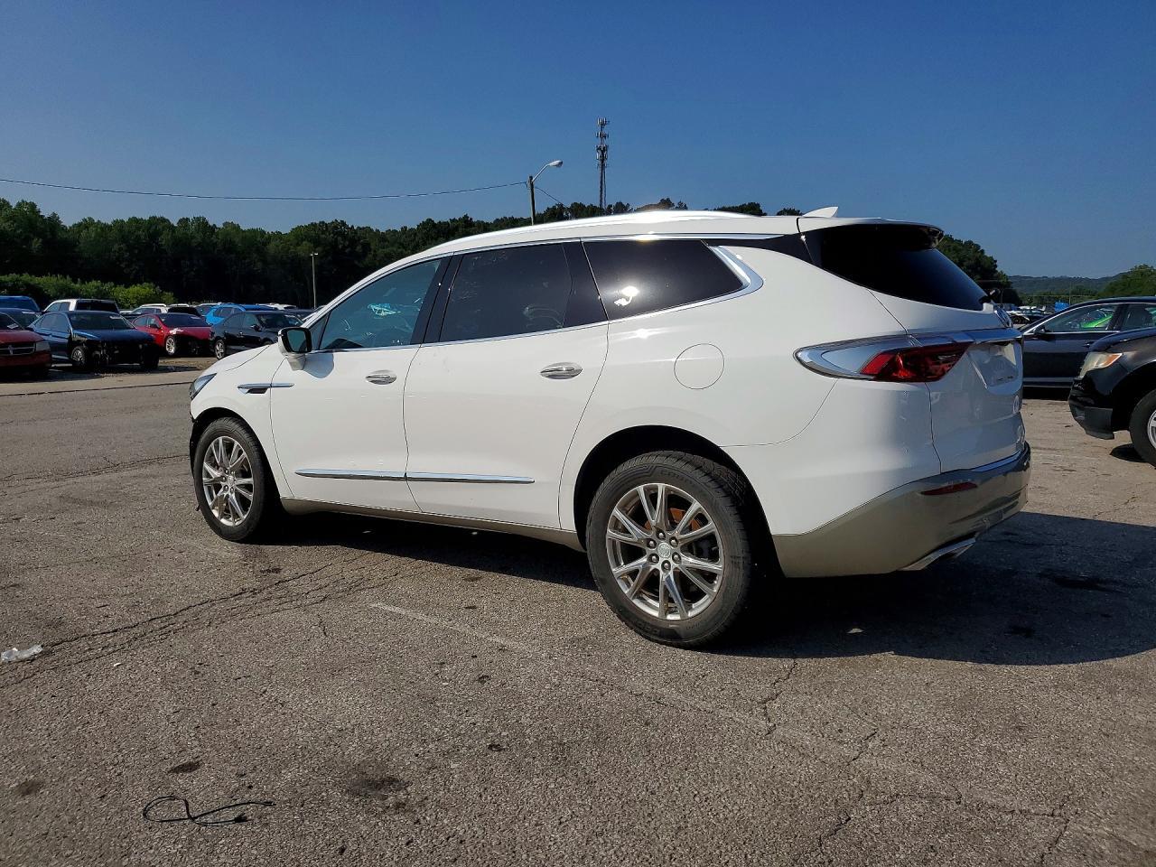 2022 Buick Enclave Premium - Image 2