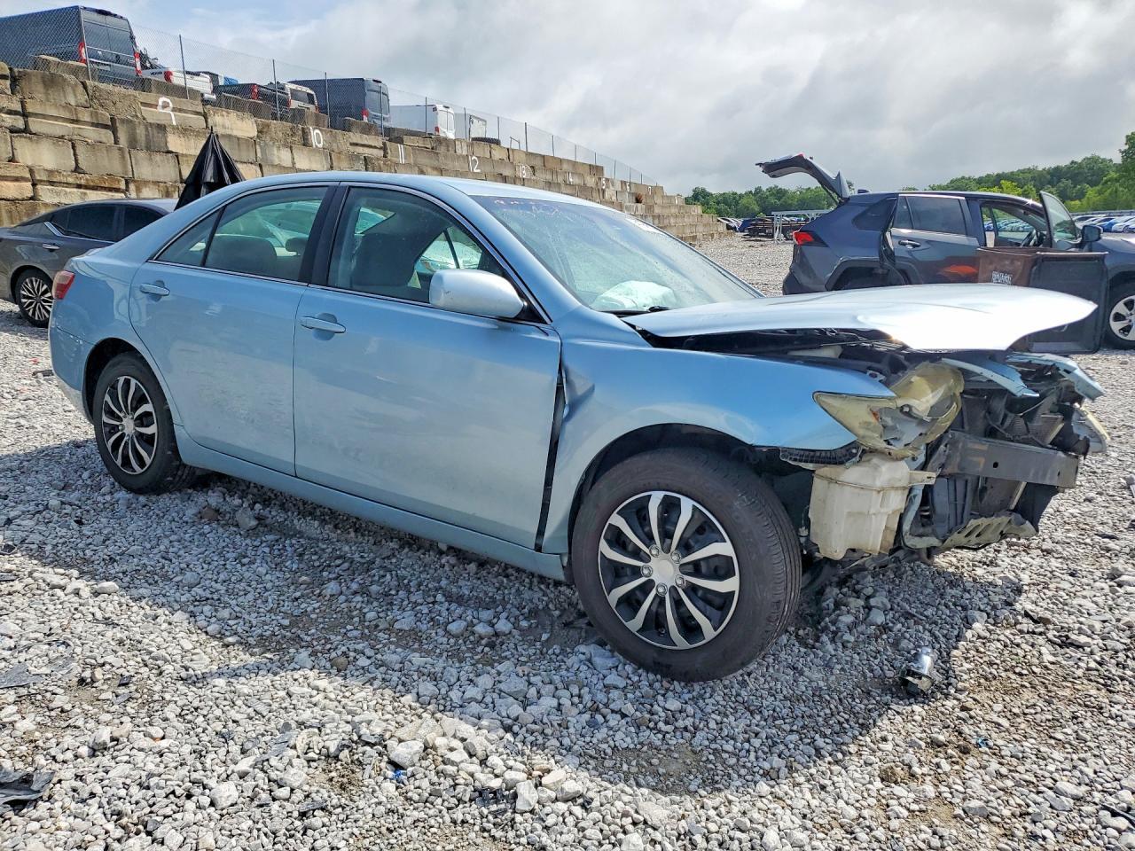 2009 Toyota Camry Le - Фото 4