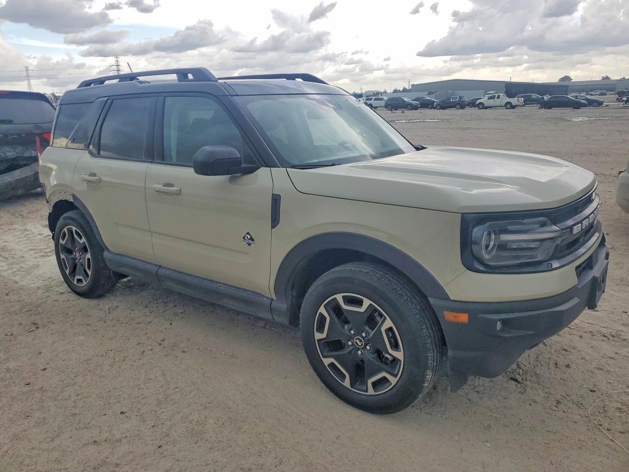 2024 Ford Bronco Sport Outer Banks - Image 4
