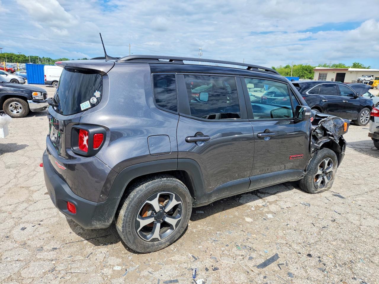 2019 Jeep Renegade Trailhawk - Image 3