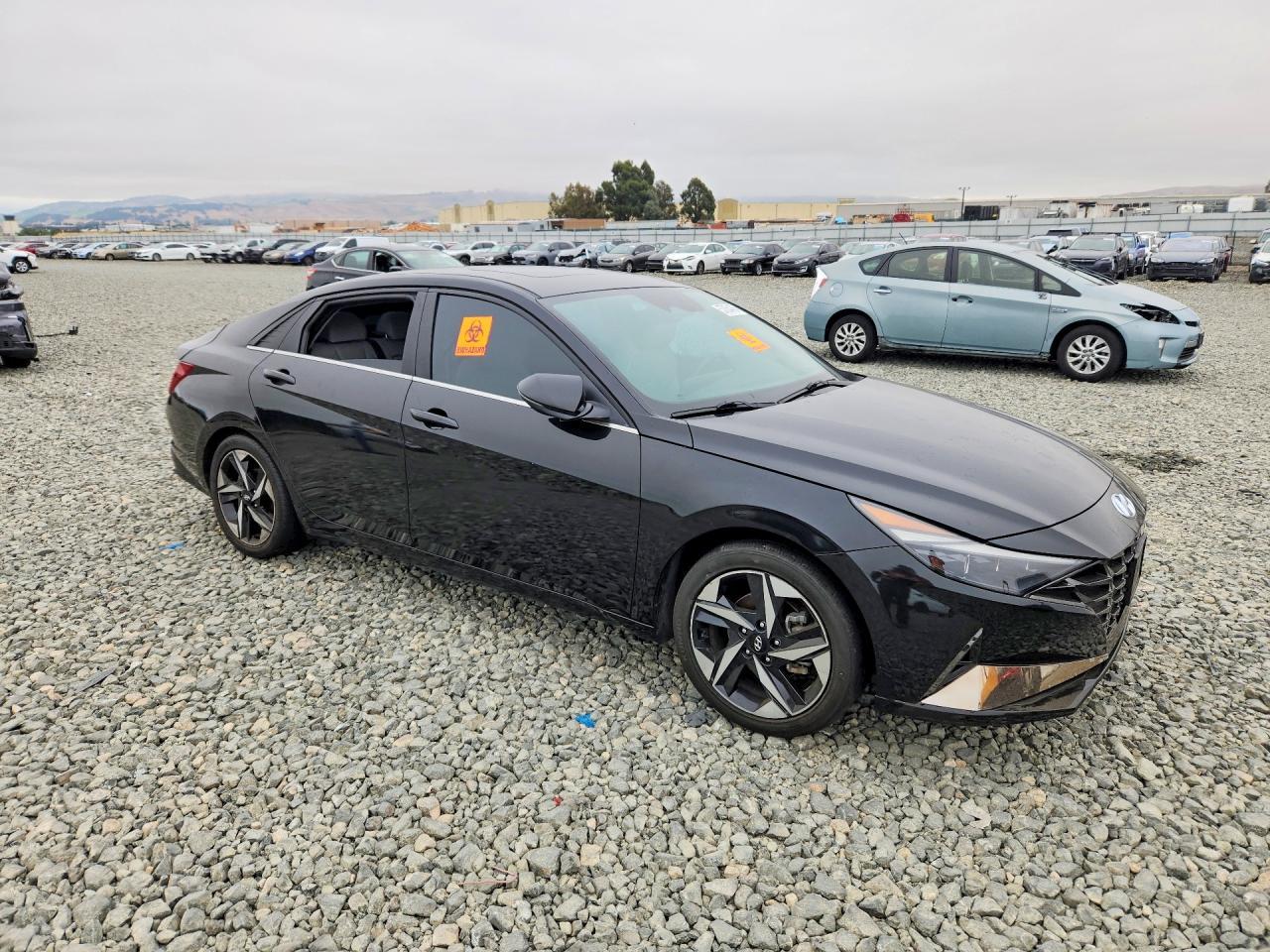 2023 Hyundai Elantra Limited - Image 4