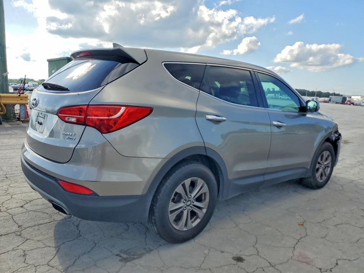 2015 Hyundai Santa Fe Sport 2.4L - Фото 3