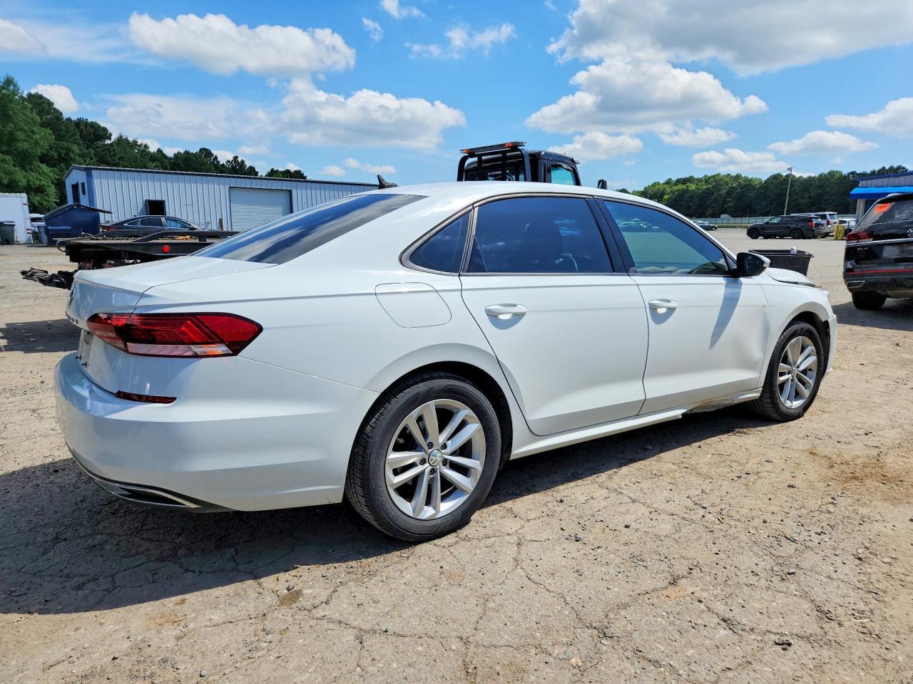 2021 Volkswagen Passat S - Фото 3