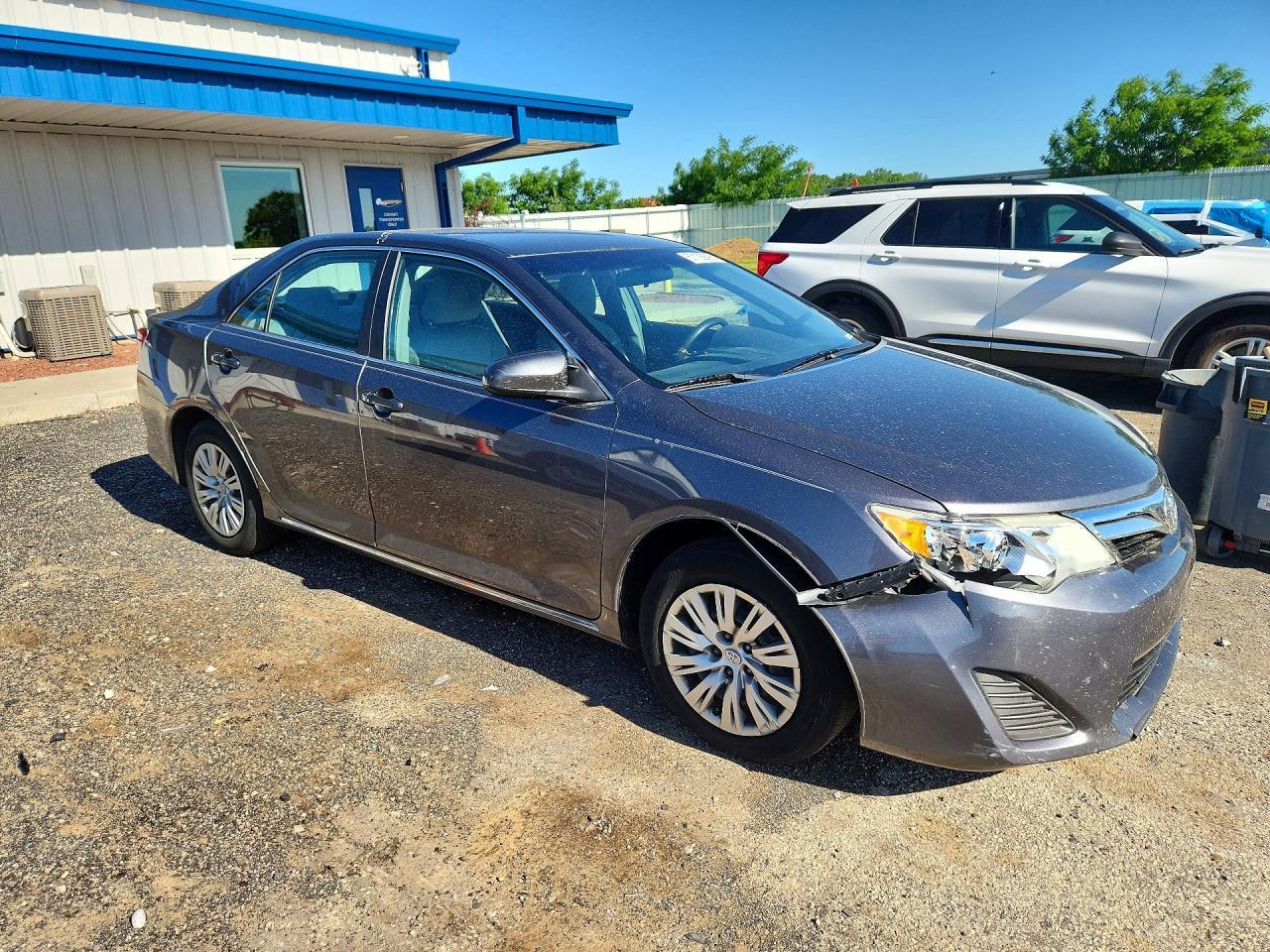 2012 Toyota Camry Le - Image 4