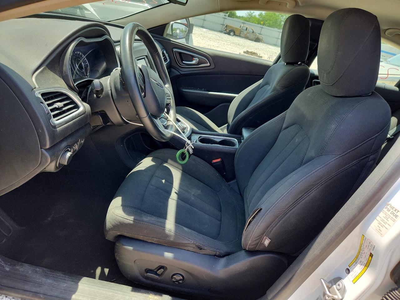 2016 Chrysler 200 Limited - Image 7