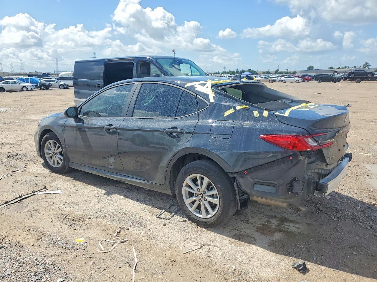 2026 Toyota Camry Le - Фото 2