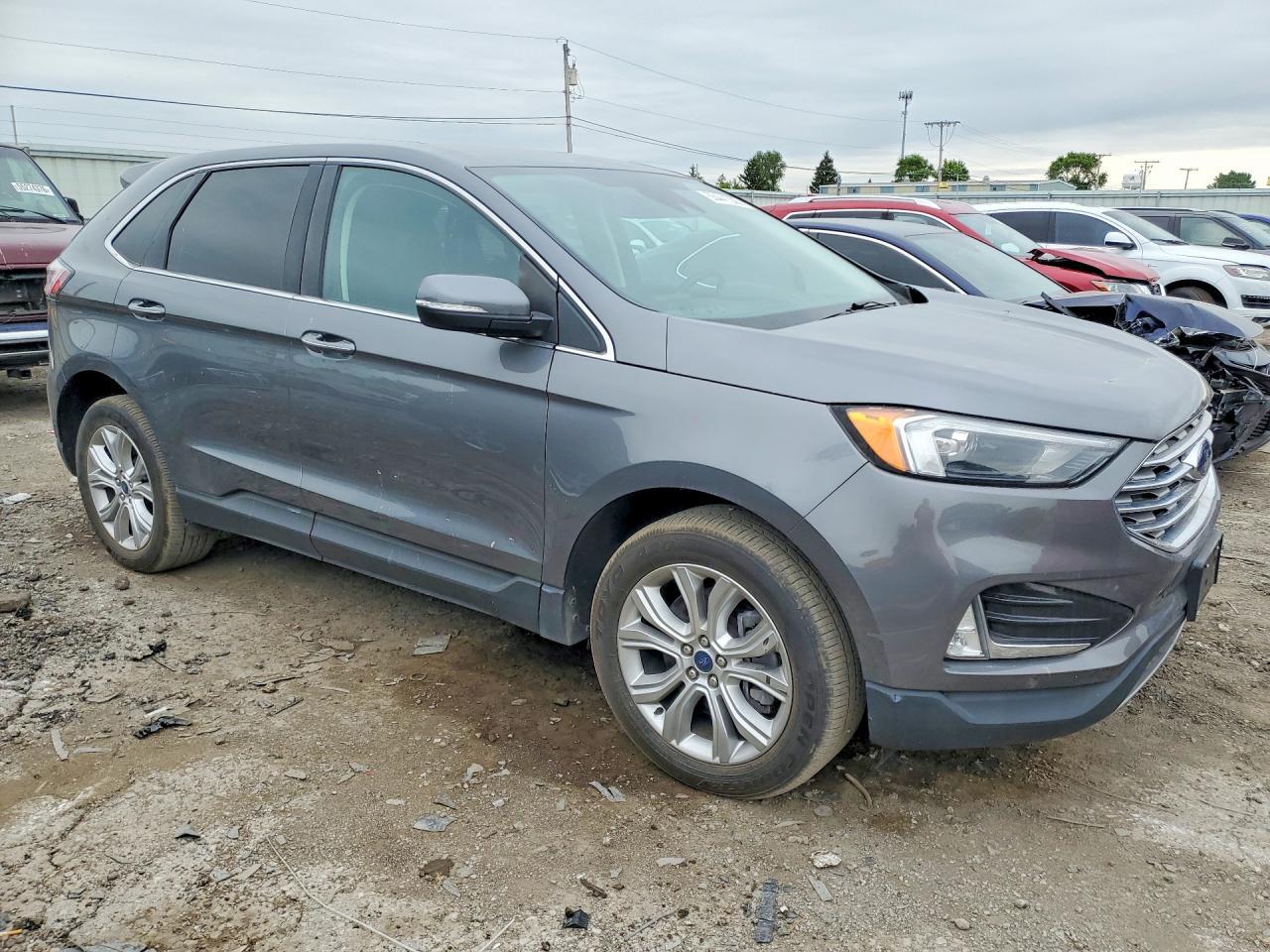 2022 Ford Edge Titanium - Фото 4