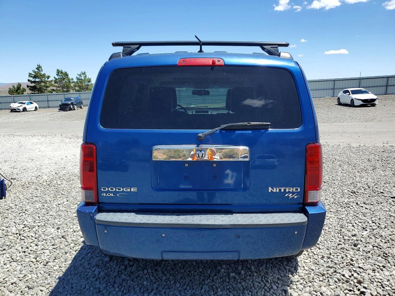 2009 Dodge Nitro R - Image 6