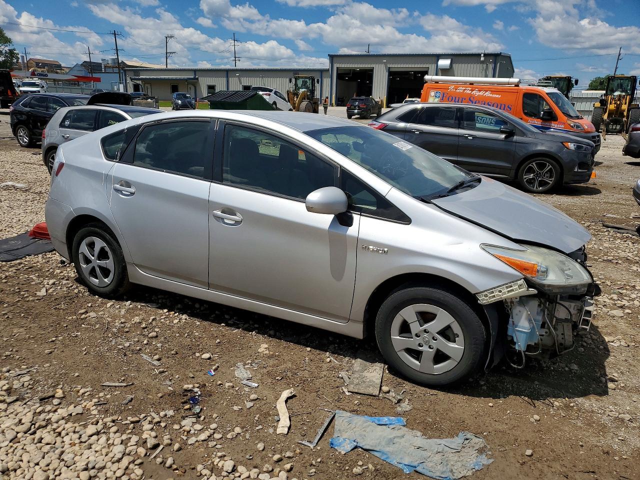 2014 Toyota Prius Two - Фото 4