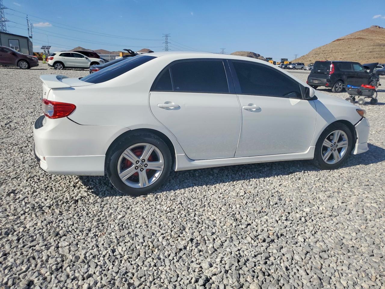 2013 Toyota Corolla S - Фото 3