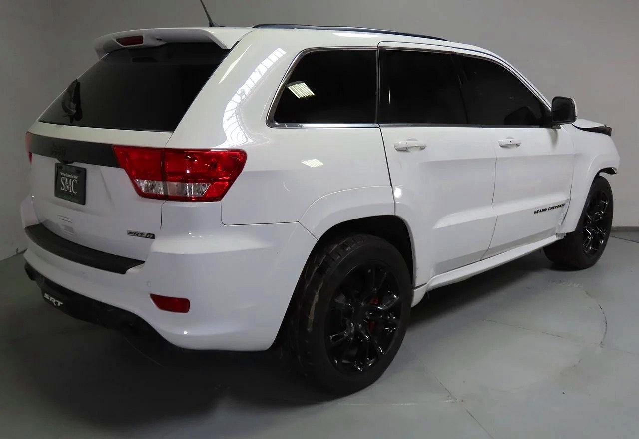 2013 Jeep Grand Cherokee Srt-8 - Image 3